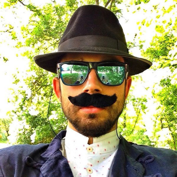 Виктор Котов