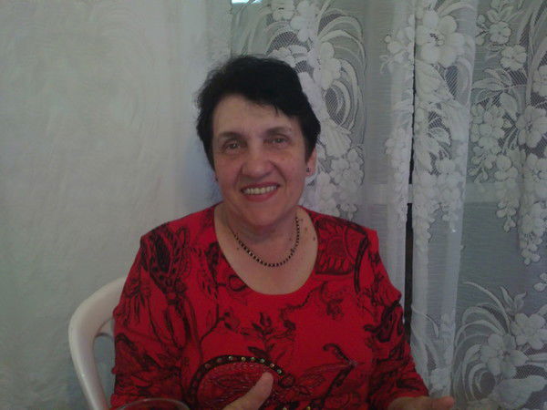 Людмила Петрова