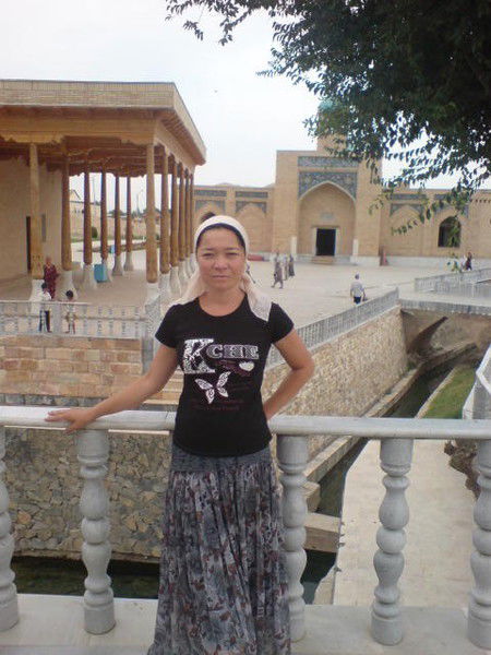 Лола Казакова