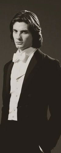 Артур Холод