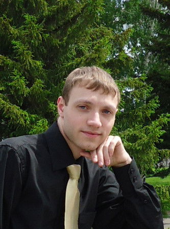 Максим Хромов