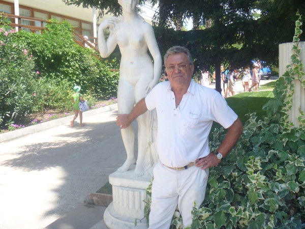 Юрий Сотников