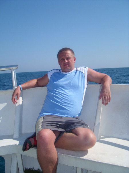 Толик Попов