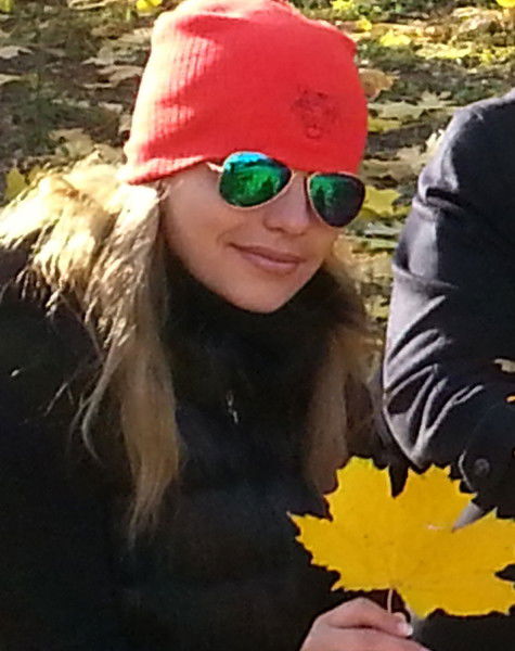 √Ιק Girl Pretty √Ιק