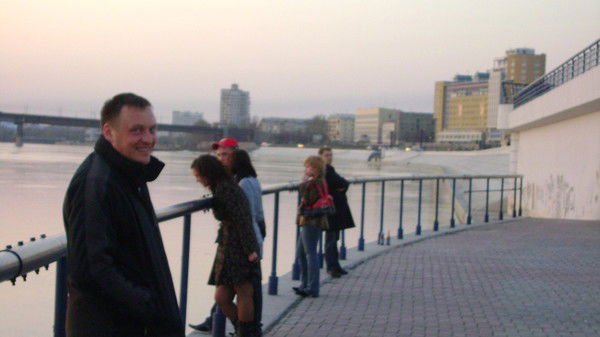 Евгений Ларионов