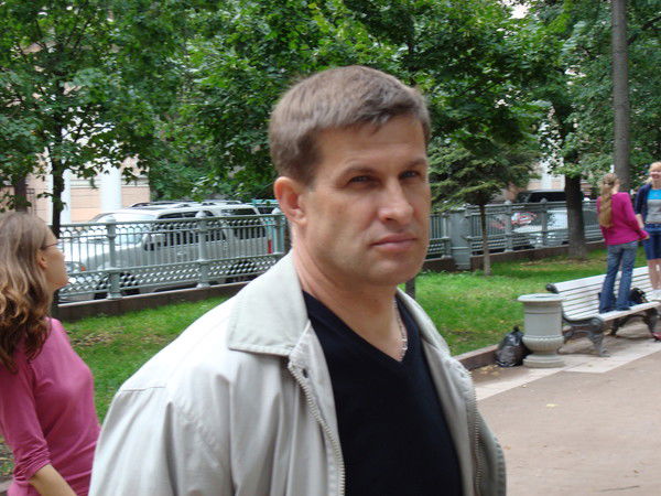 Владимир Петров