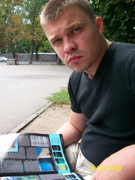 Денис Шкуренко