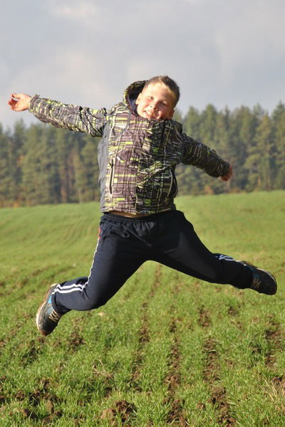 Макс Тихонов