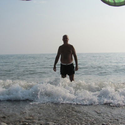 Юра Романов