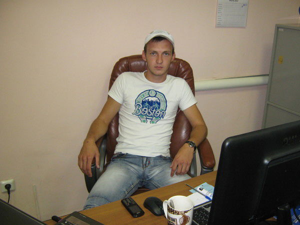 Олег Казуров