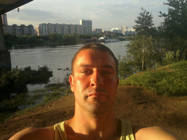 Виктор Романов