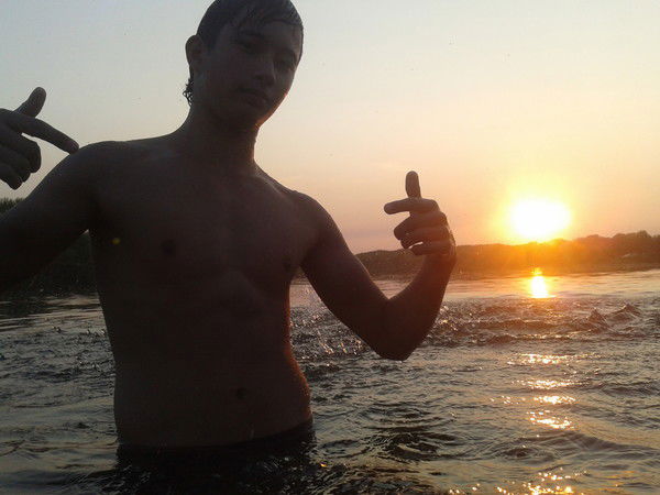 [*black*] [*stripe*]