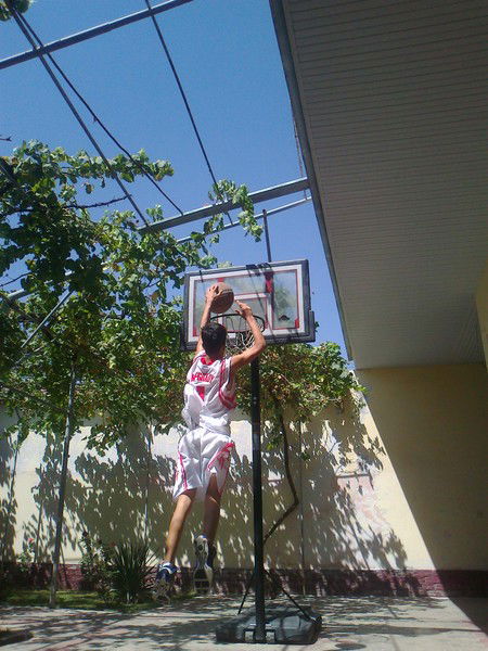 Хусравbek Abduvalieв