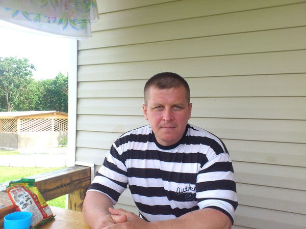 Олег Луханин