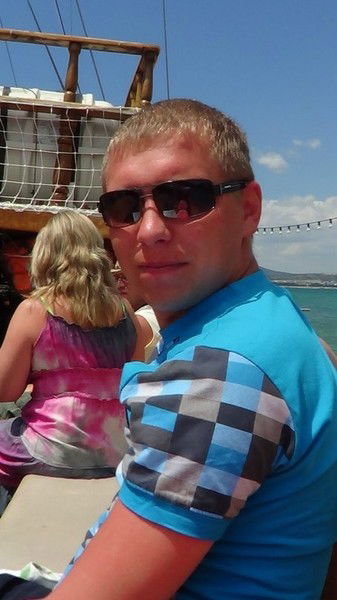 Денис Суриков