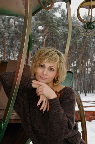 Анна ************