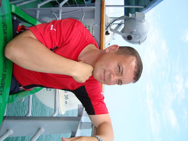 Максим Антонов