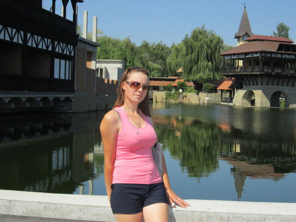 Наташа Велиженкова