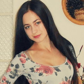 Алена Литвинова