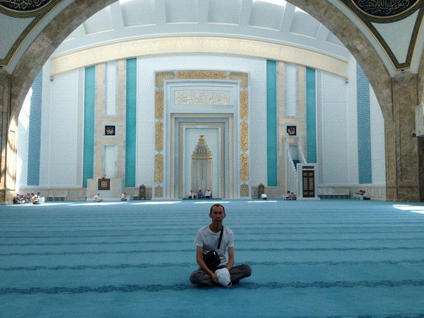 Эмир Эшназаров