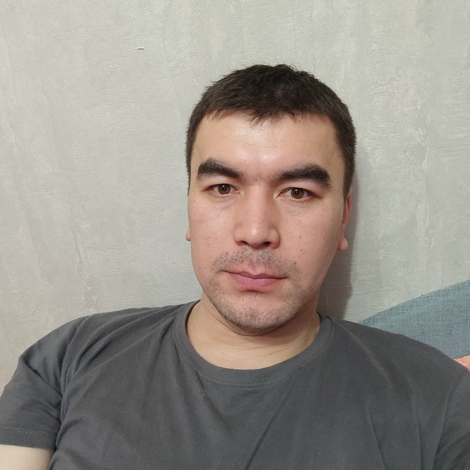 Илхомжан Холбоев