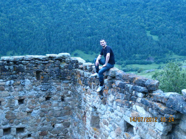 Ислам Оздоев