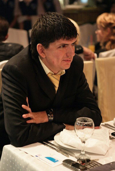 Роман Наумов