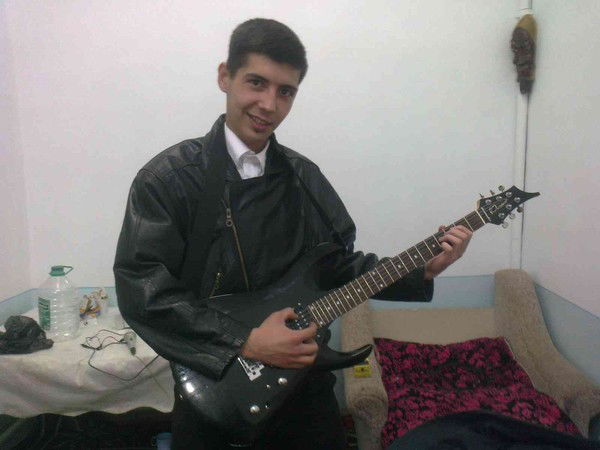 Денис Максюткин