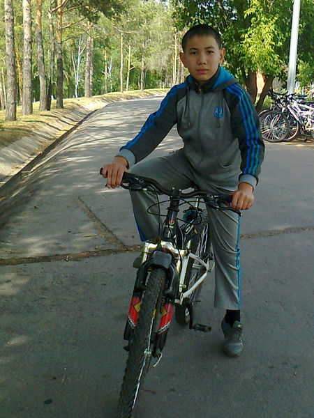 Алишер Аскаров