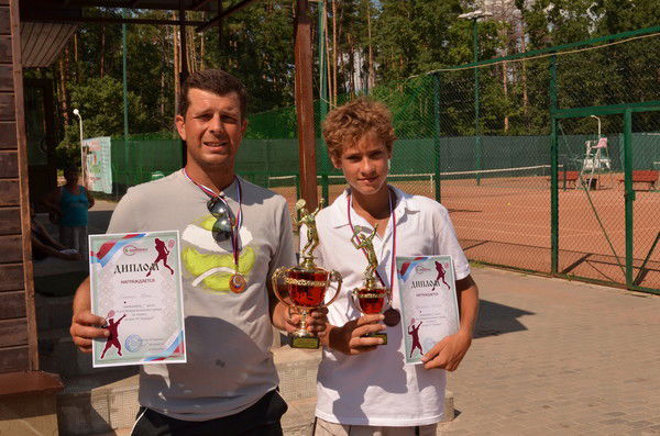 Борис Елютин