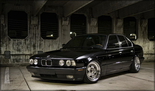 Александр Смтров