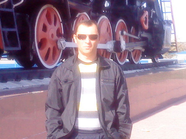 Олег Кадров