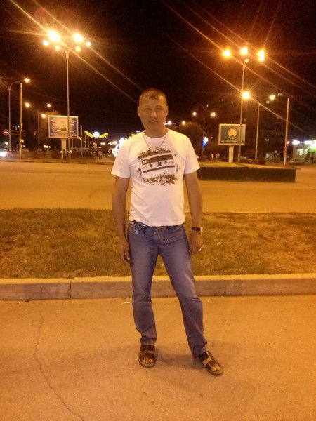 Алжан Аханов