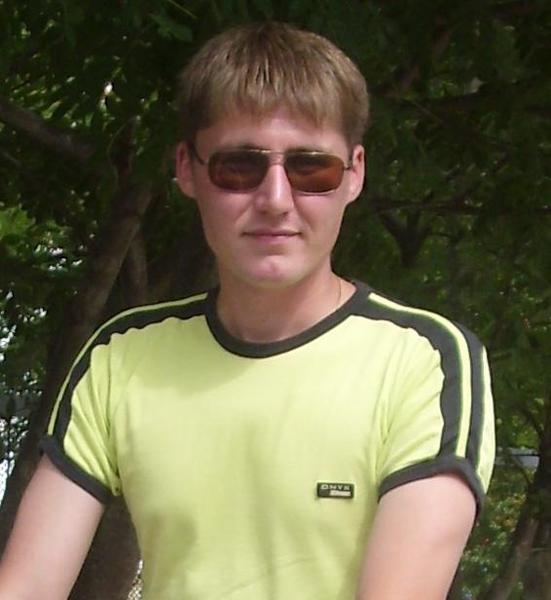 Владимир Максимов