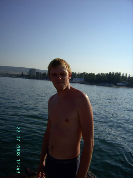 Паша Азаров