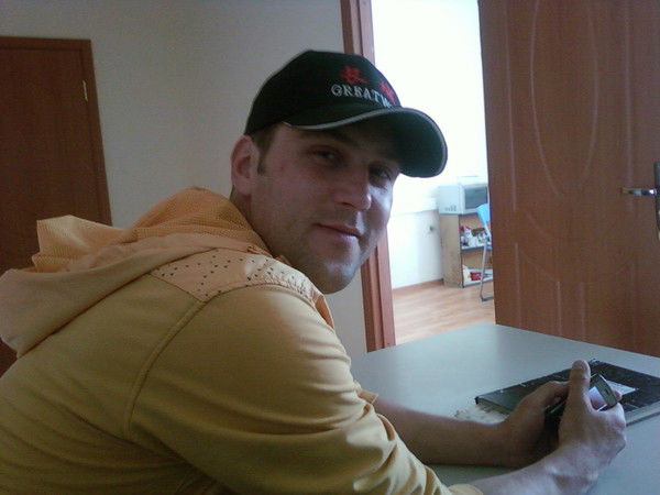 Роман Постников