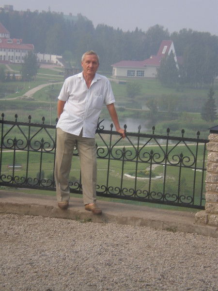 Петр Степанов