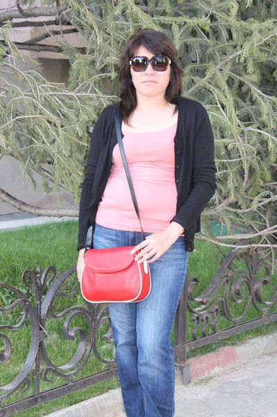 Айман Саткенева