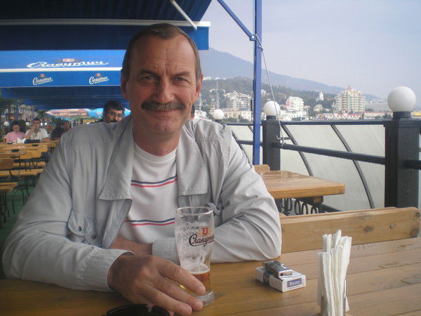 Александр Лущай