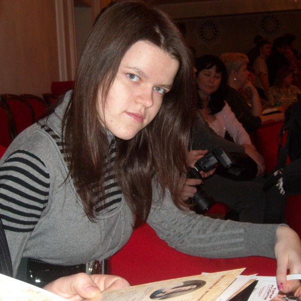 Оля Макарова