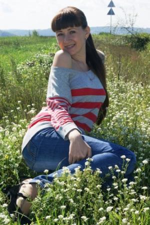 Анна Комратова