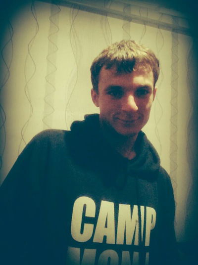 Максим Попов