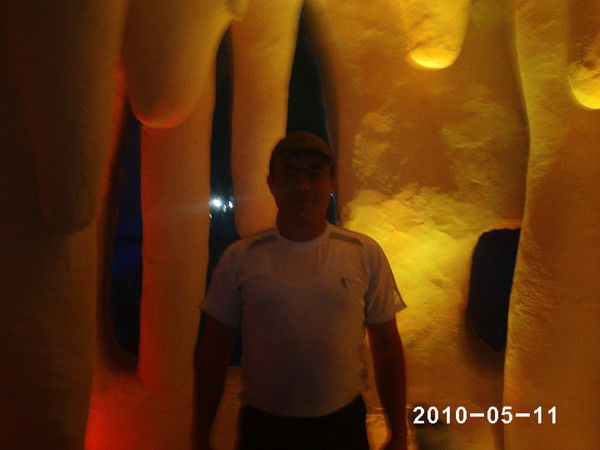 Отабек Ахмаджонов