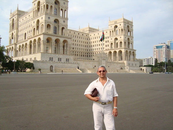 Валех Гусейнов