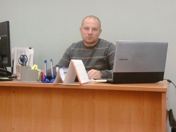 Максим Николаев