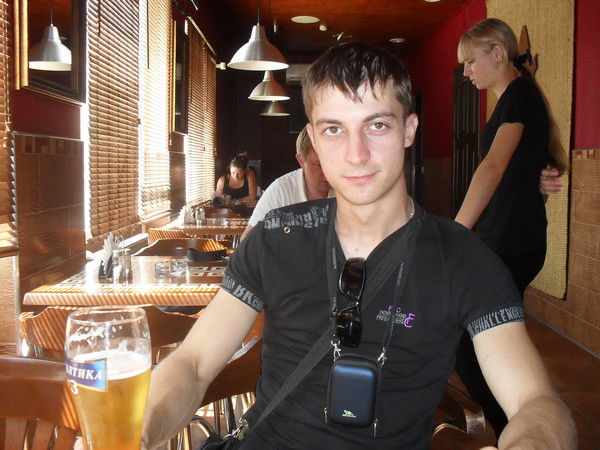 Андрей Попов