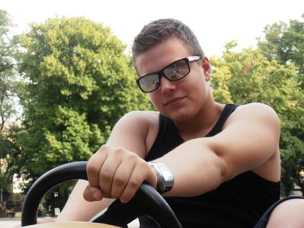 Тони Хандога