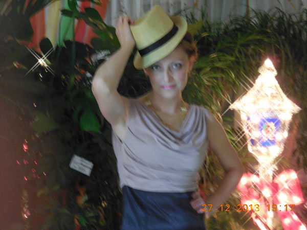 Елена Попова