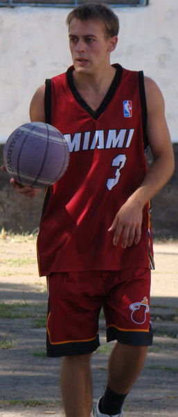 Андрей Хенский