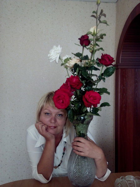 Таня Попова